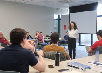 Palestra Janeiro Branco com dinâmica de grupo e engajamento de colaboradores