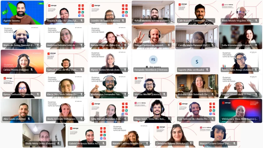 equipe de colaboradores jogando Scape de forma online