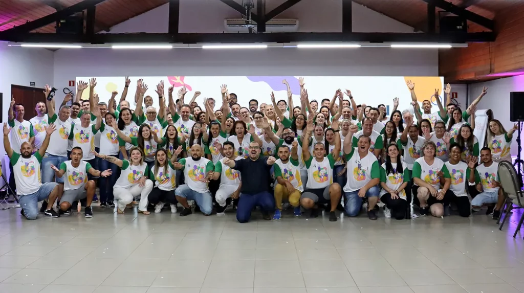 Colaboradores reunidos no pós workshop sobre comunicação não violenta corporativa da Destrava