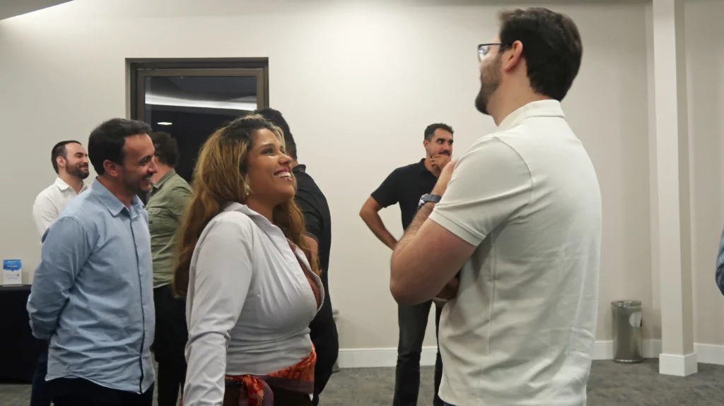 Colaboradores em aula sobre resolução de problemas complexos corporativos